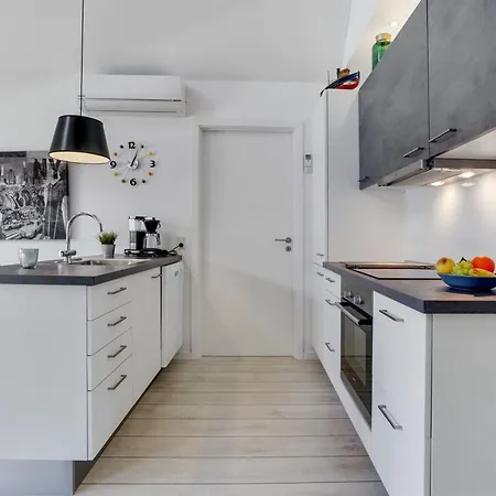 Todorka - 800m From The Sea By Interhome